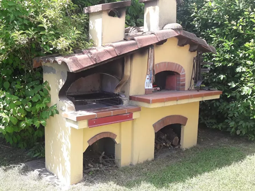 Immagine 12 di Casa semindipendente in vendita  a Massa