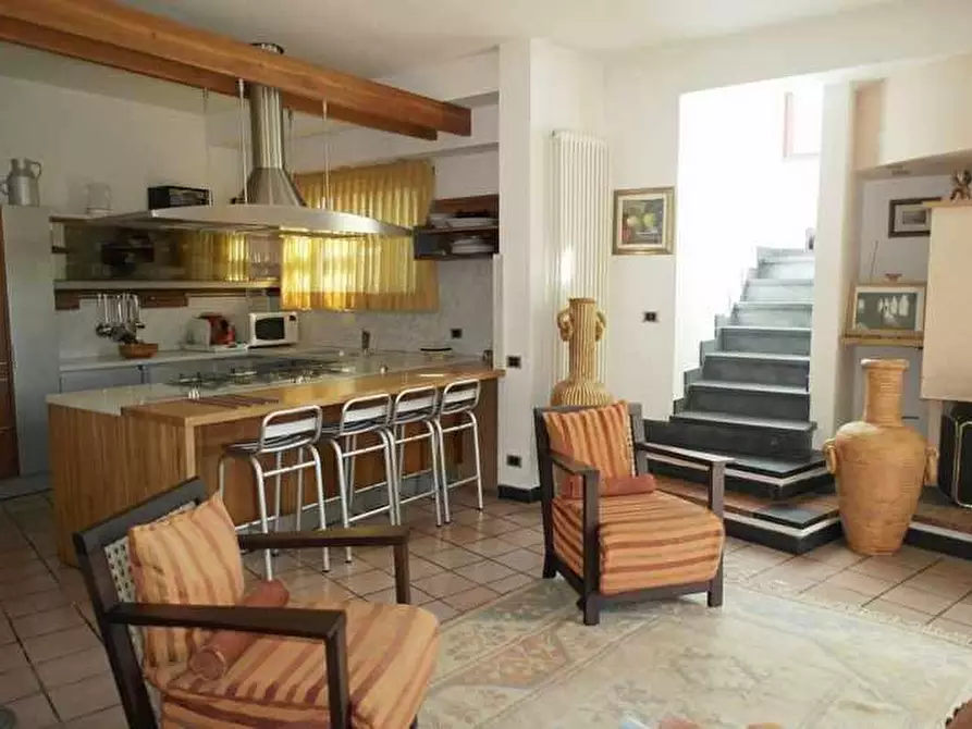 Immagine 18 di Casa semindipendente in vendita  a Massa
