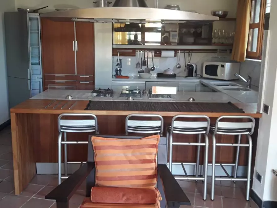 Immagine 13 di Casa semindipendente in vendita  a Massa