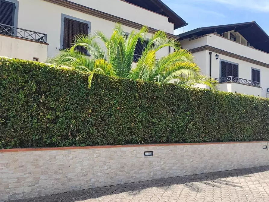 Immagine 13 di Appartamento in vendita  a Massa