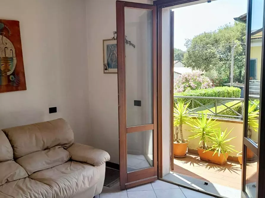 Immagine 10 di Appartamento in vendita  a Massa