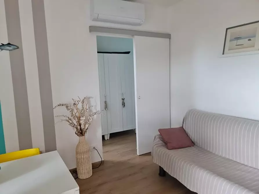 Immagine 6 di Appartamento in affitto  a Carrara