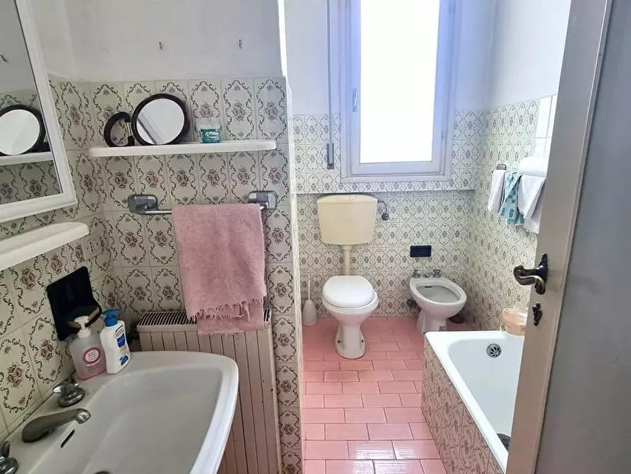 Immagine 17 di Mansarda in vendita  a Viareggio