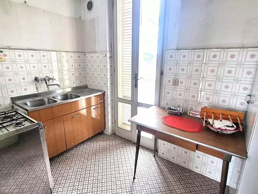 Immagine 11 di Mansarda in vendita  a Viareggio