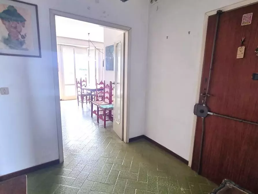 Immagine 10 di Mansarda in vendita  a Viareggio