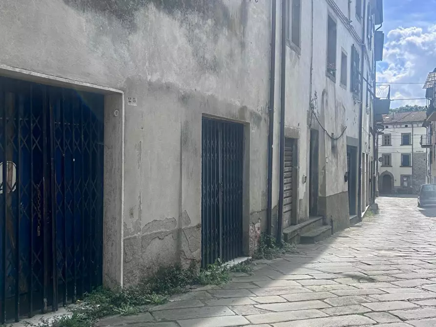 Immagine 14 di Appartamento in vendita  a Fivizzano