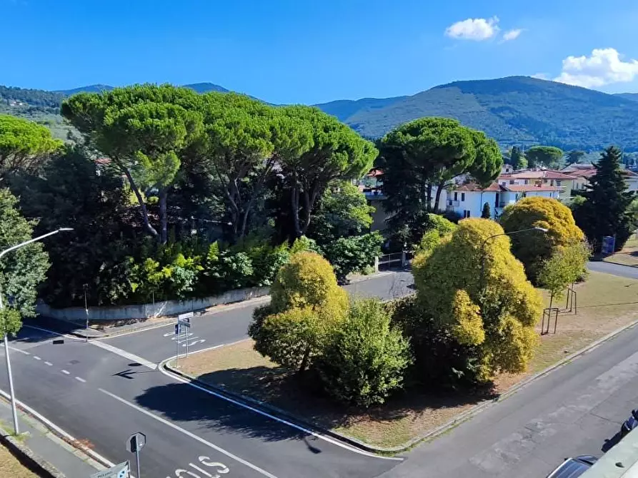 Immagine 21 di Appartamento in vendita  a Sesto Fiorentino