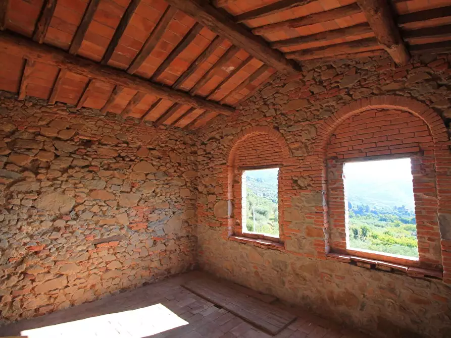 Immagine 6 di Casa colonica in vendita  a Buggiano