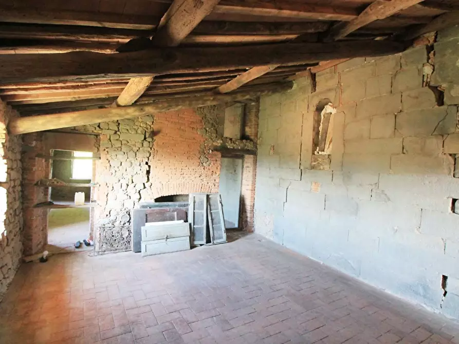Immagine 8 di Casa colonica in vendita  a Buggiano