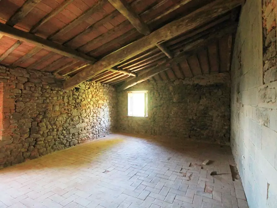 Immagine 10 di Casa colonica in vendita  a Buggiano