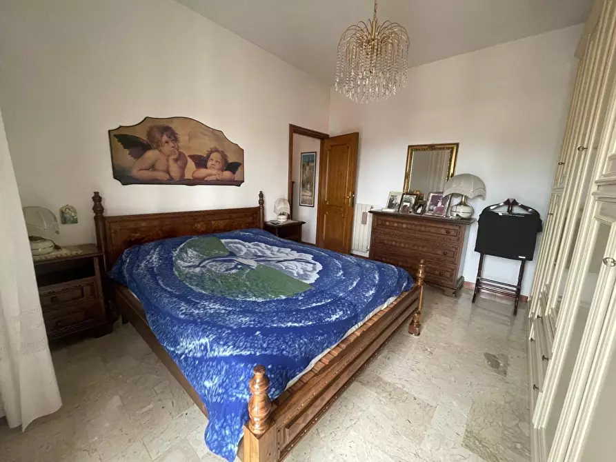 Immagine 11 di Mansarda in vendita  a Carrara