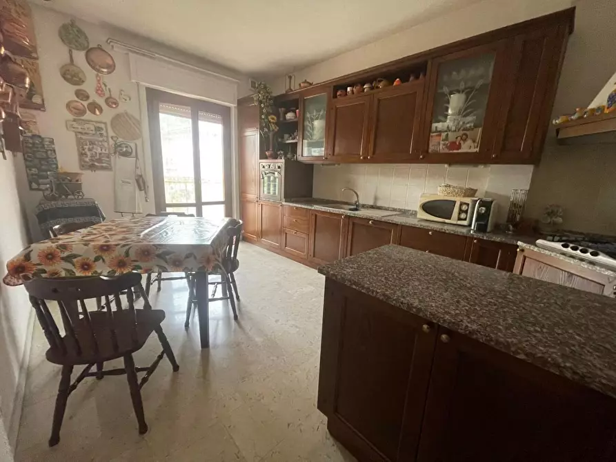 Immagine 17 di Mansarda in vendita  a Carrara