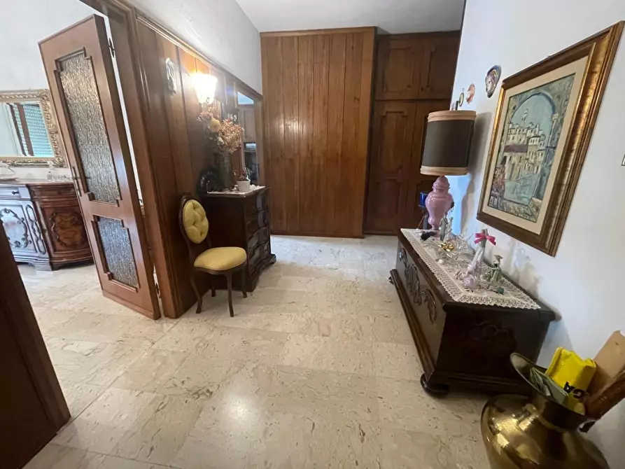 Immagine 5 di Mansarda in vendita  a Carrara