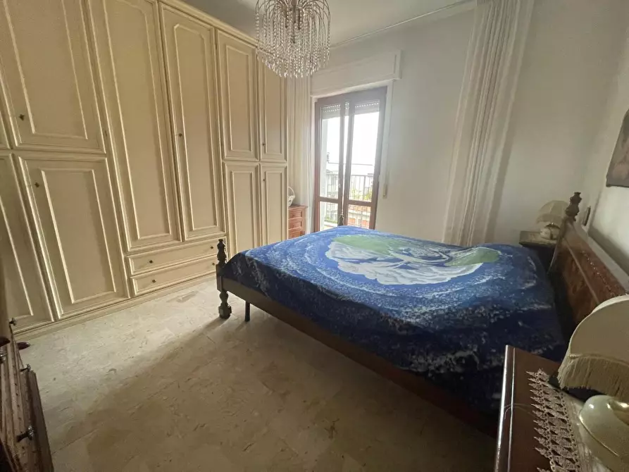 Immagine 9 di Mansarda in vendita  a Carrara