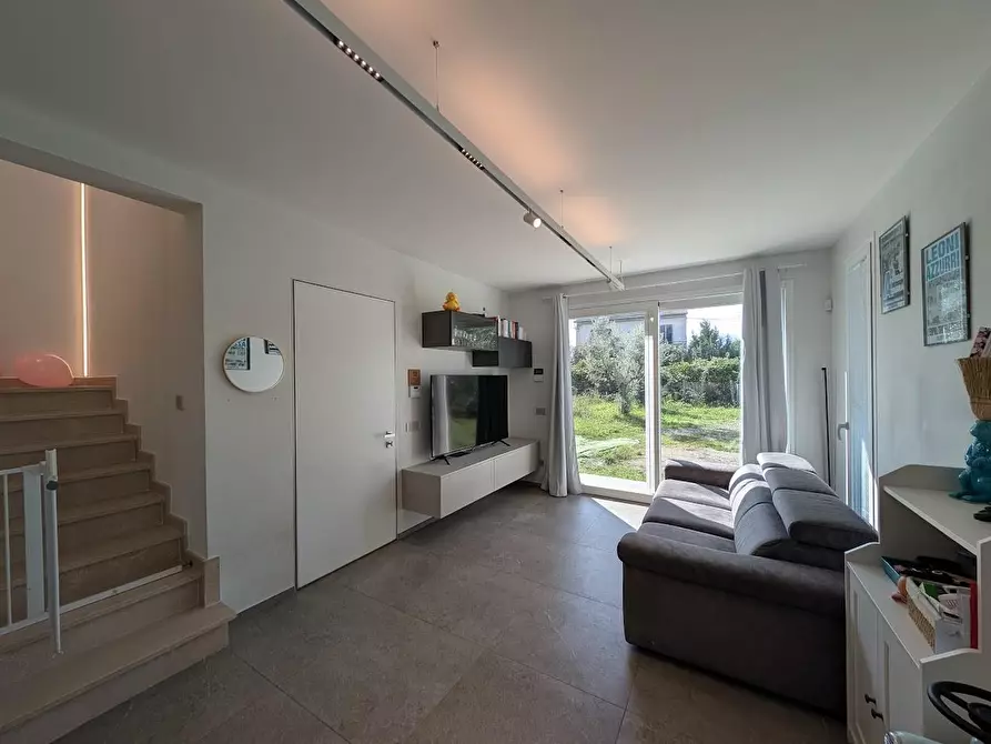 Immagine 10 di Casa indipendente in vendita  a Empoli