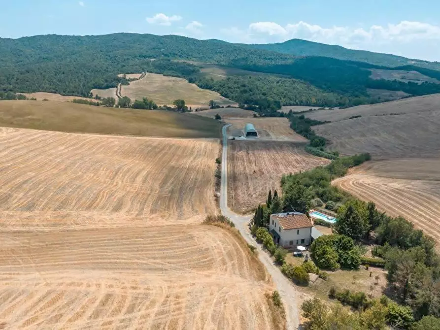 Immagine 29 di Casa colonica in vendita  a Volterra