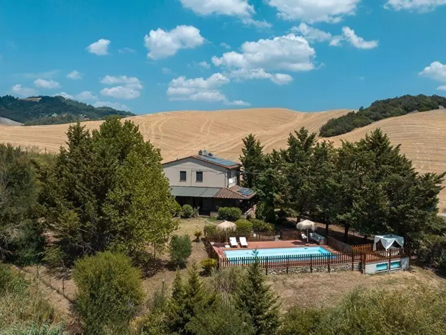 Immagine 1 di Casa colonica in vendita  a Volterra