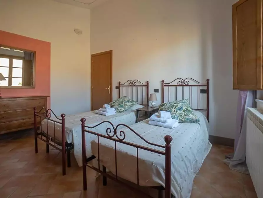 Immagine 18 di Casa colonica in vendita  a Volterra