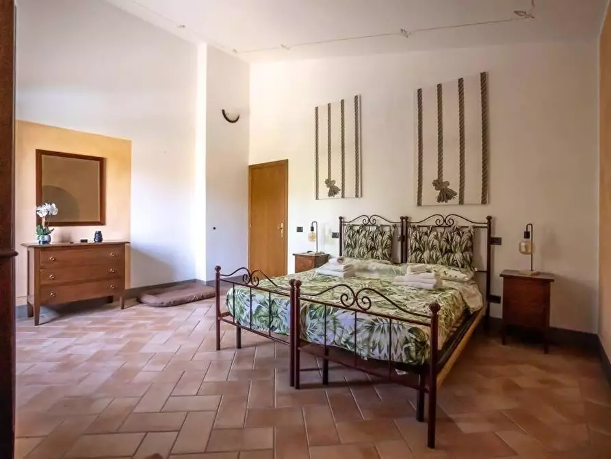 Immagine 16 di Casa colonica in vendita  a Volterra