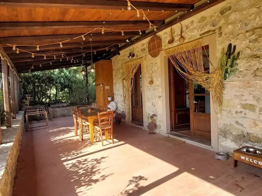 Immagine 2 di Casa colonica in vendita  a Volterra