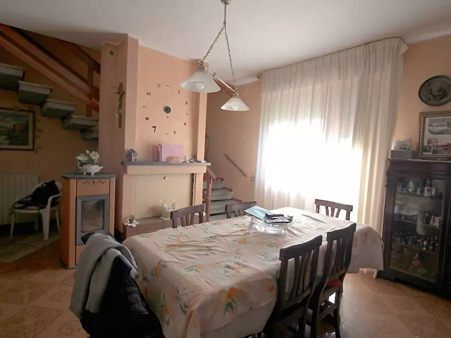 Immagine 2 di Casa trifamiliare in vendita  a Vicopisano