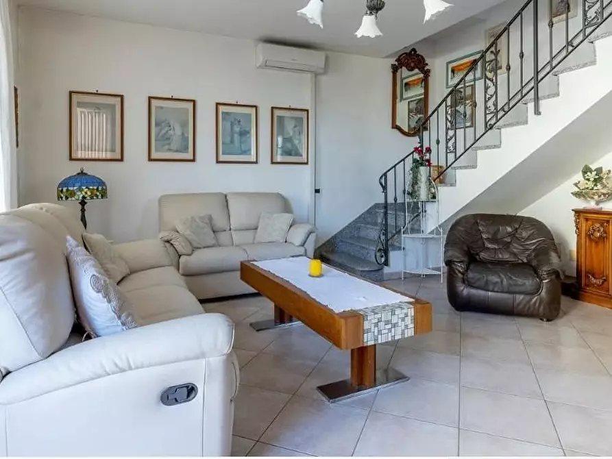 Immagine 1 di Villetta a schiera in vendita  a San Miniato