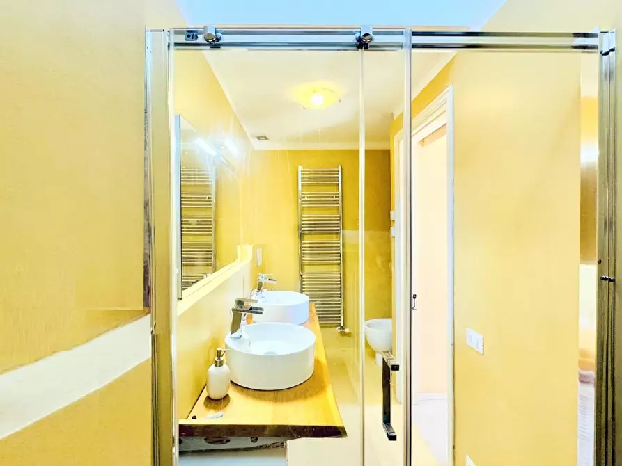 Immagine 36 di Casa bifamiliare in vendita  a Camaiore