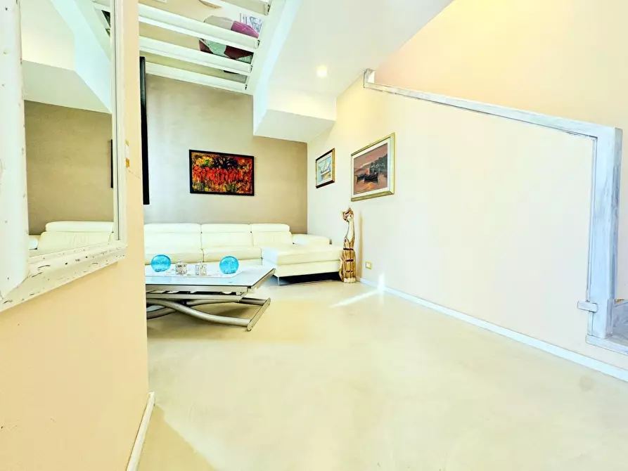 Immagine 4 di Casa bifamiliare in vendita  a Camaiore