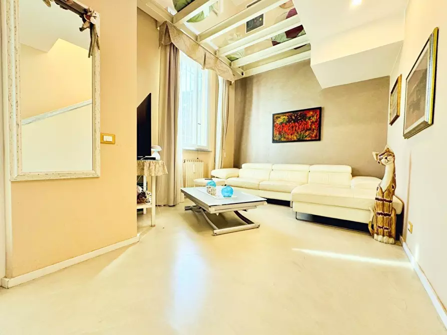 Immagine 2 di Casa bifamiliare in vendita  a Camaiore