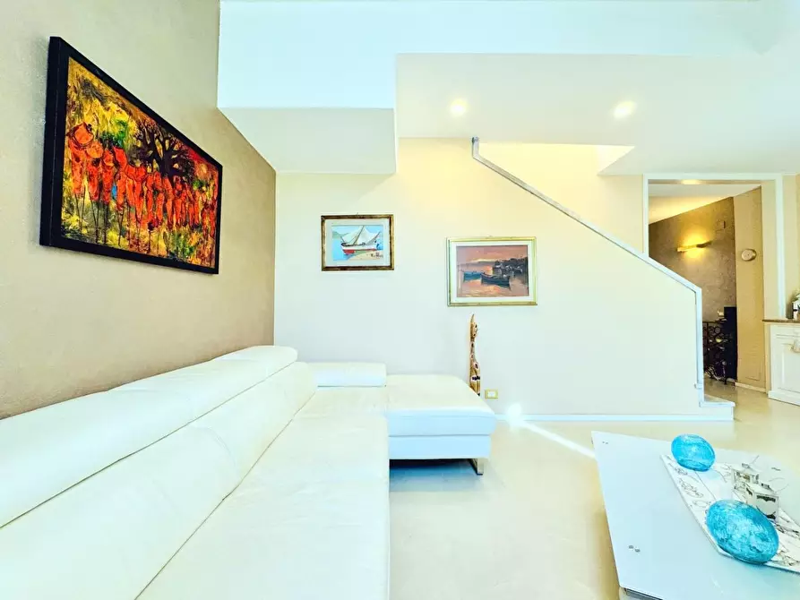 Immagine 7 di Casa bifamiliare in vendita  a Camaiore