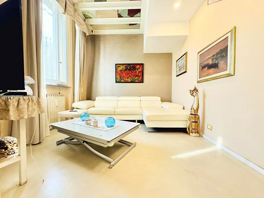 Immagine 1 di Casa bifamiliare in vendita  a Camaiore