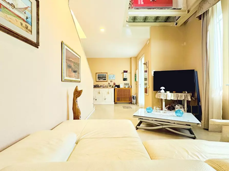 Immagine 9 di Casa bifamiliare in vendita  a Camaiore