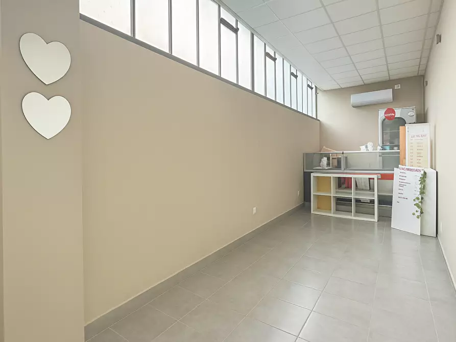 Immagine 8 di Attività artigianale in affitto  a Bientina