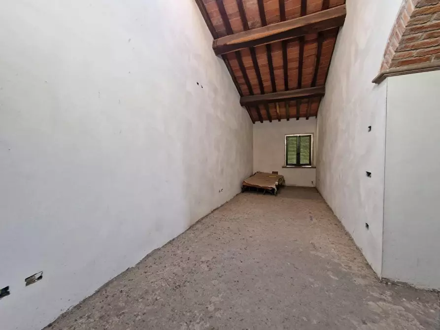 Immagine 25 di Casa semindipendente in vendita  a Crespina Lorenzana