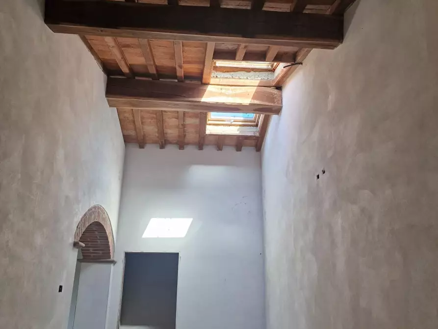 Immagine 28 di Casa semindipendente in vendita  a Crespina Lorenzana