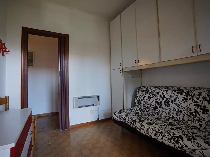 Immagine 11 di Appartamento in vendita  a Massa