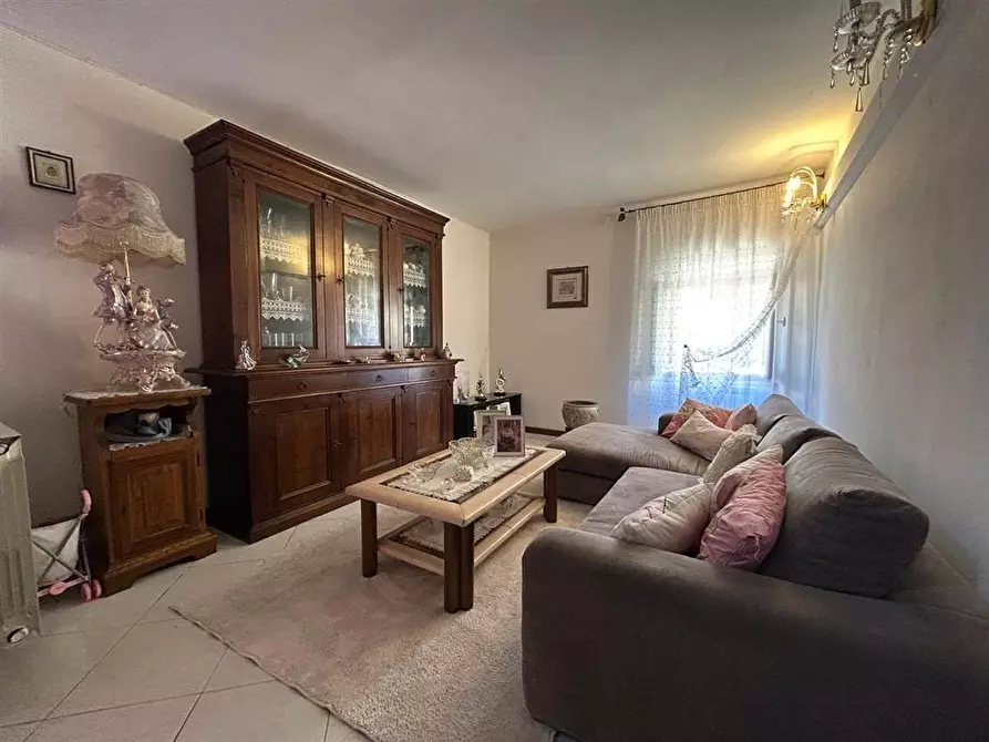 Immagine 14 di Appartamento in vendita  a Carrara