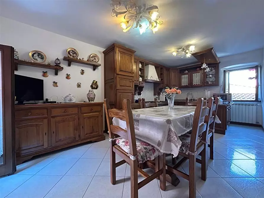 Immagine 18 di Appartamento in vendita  a Carrara