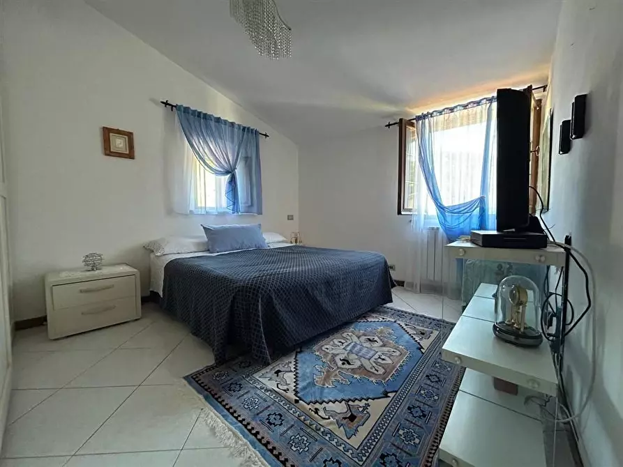 Immagine 11 di Appartamento in vendita  a Carrara