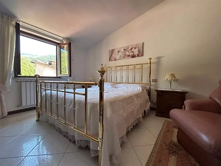 Immagine 2 di Appartamento in vendita  a Carrara