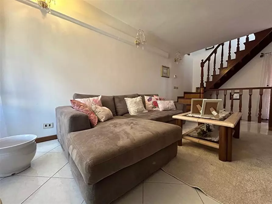 Immagine 13 di Appartamento in vendita  a Carrara