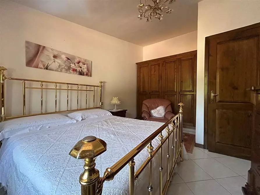 Immagine 3 di Appartamento in vendita  a Carrara