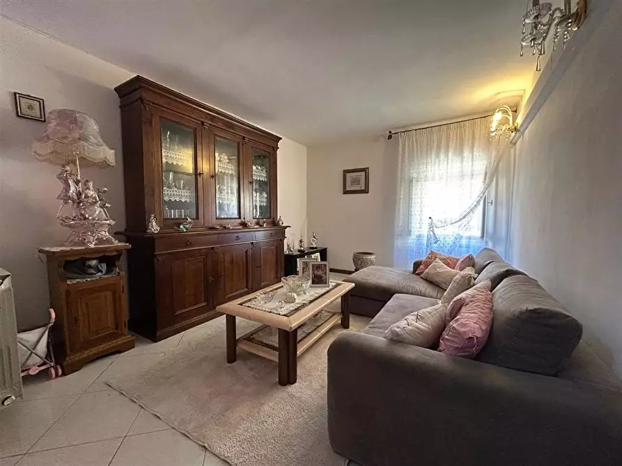 Immagine 15 di Appartamento in vendita  a Carrara