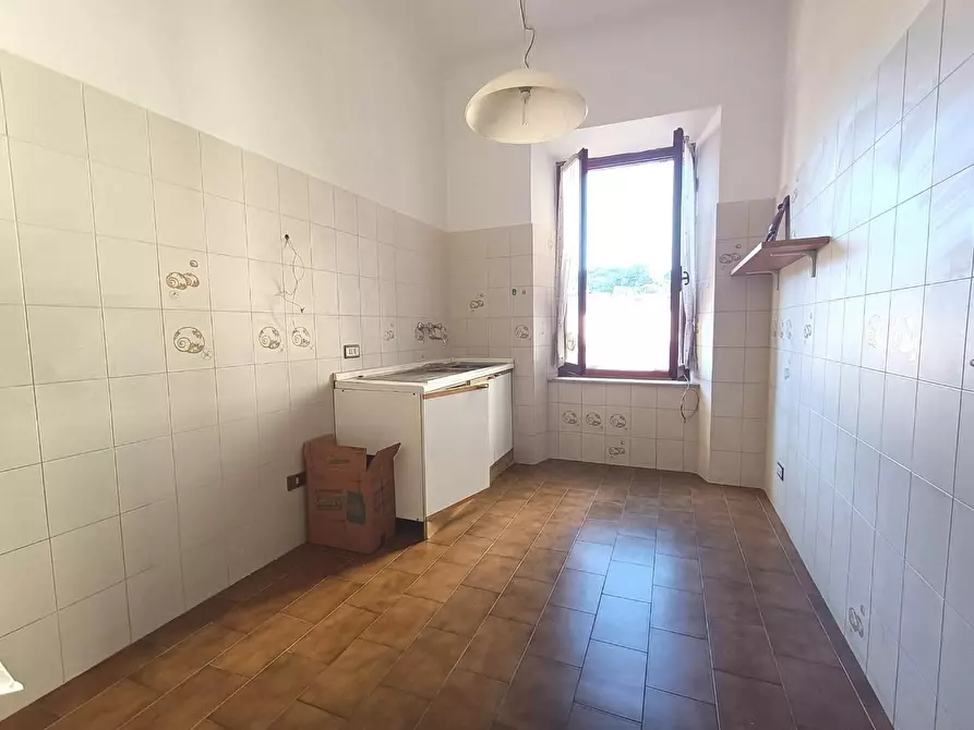 Immagine 12 di Appartamento in vendita  a Carrara