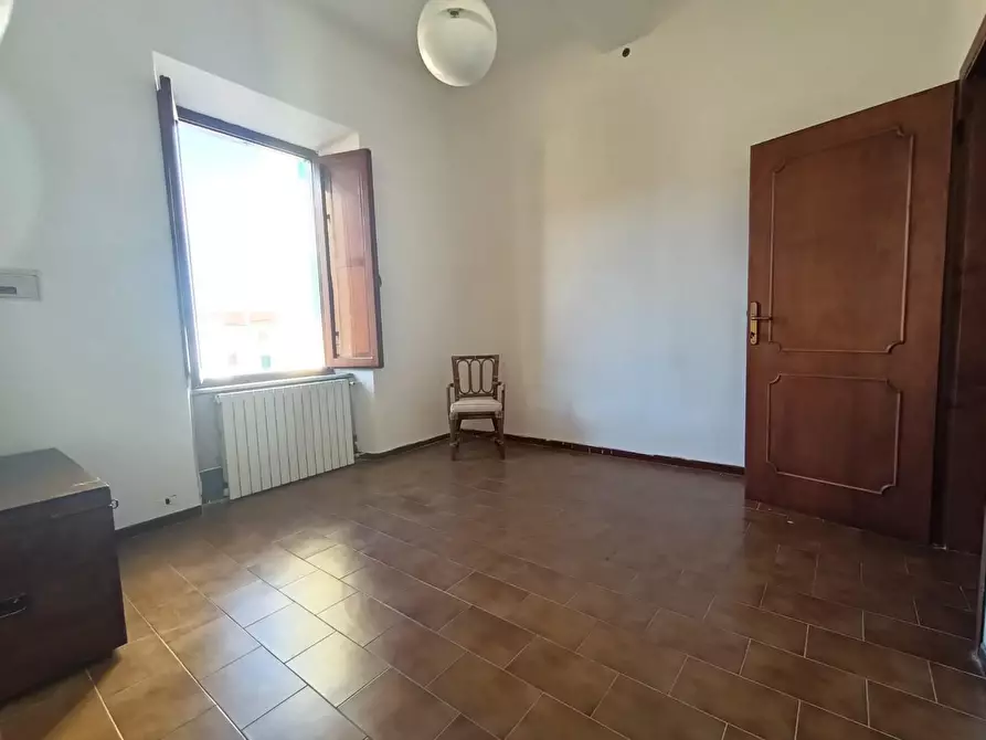 Immagine 21 di Appartamento in vendita  a Carrara