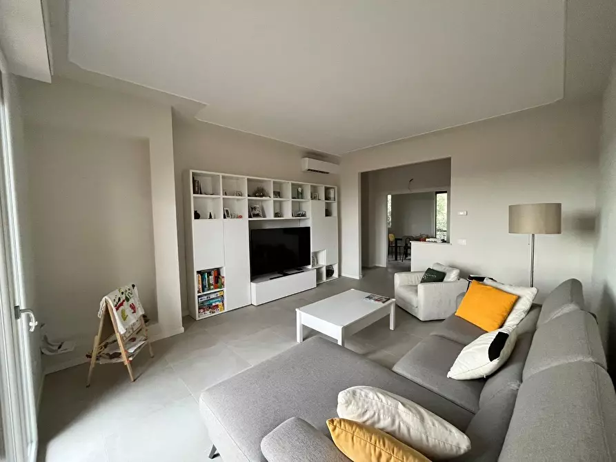 Immagine 2 di Appartamento in vendita  a Siena