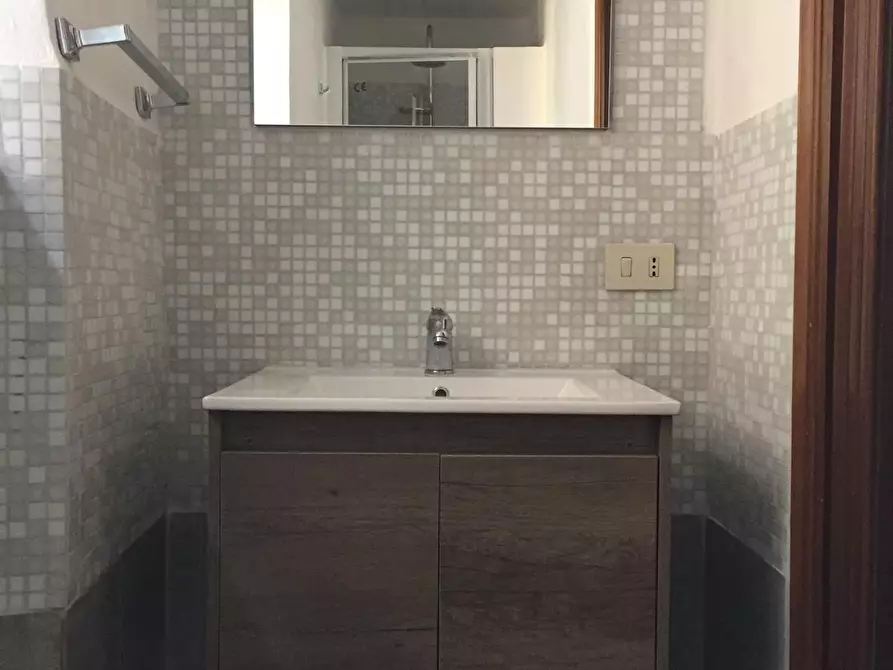 Immagine 9 di Appartamento in affitto  a Carrara