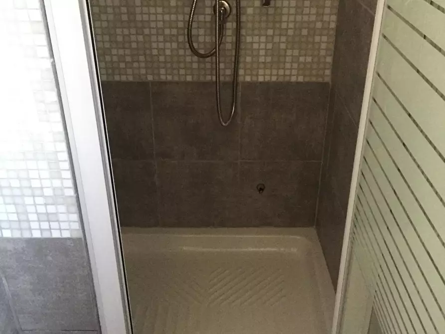 Immagine 2 di Appartamento in affitto  a Carrara