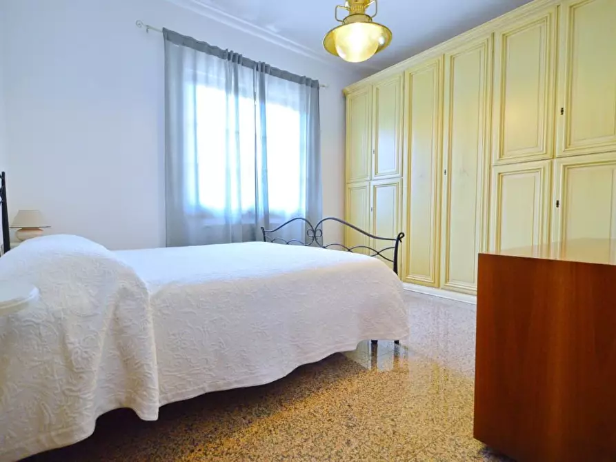 Immagine 18 di Villa in vendita  a Forte Dei Marmi