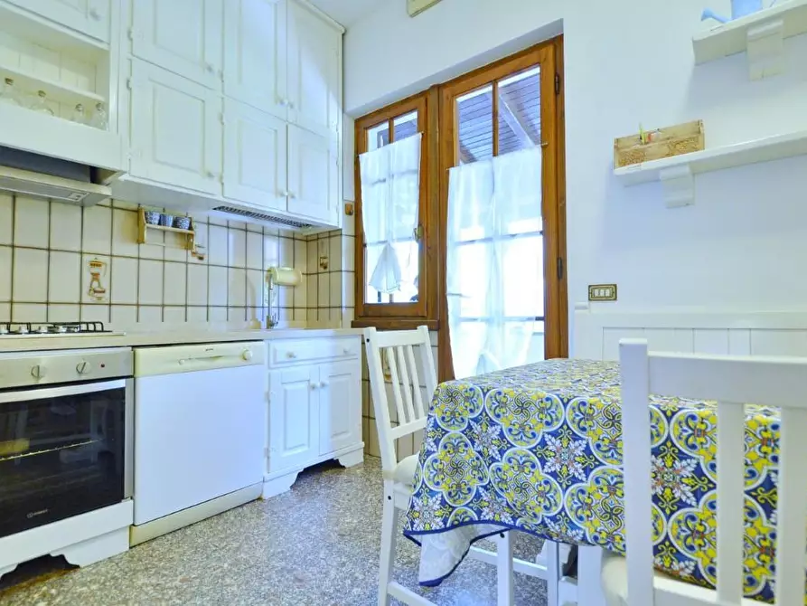 Immagine 12 di Villa in vendita  a Forte Dei Marmi